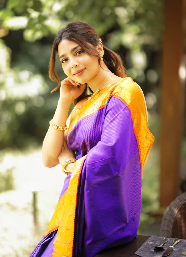 Aishwarya_20Lekshmi_20_289_29.jpg 9
