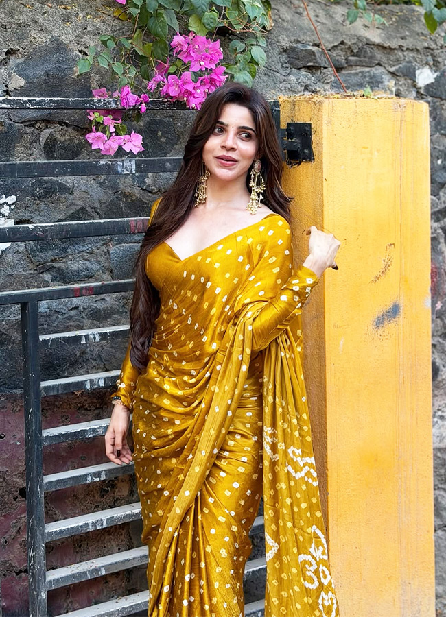 Divyabharathi_20_287_29.jpg 7