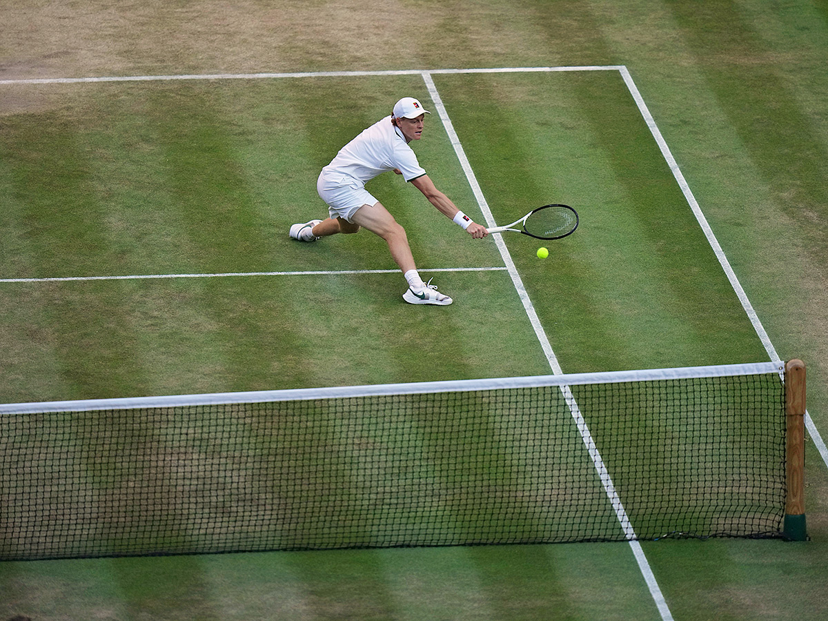 Wimbledon_20Tennis_20Championships_20Jannik_20Sinner_20celebrates_20trophy_20winning__20_2810_29.jpg 10