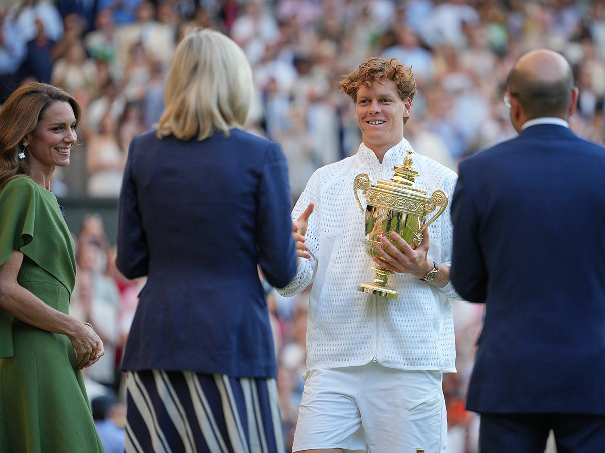 Wimbledon_20Tennis_20Championships_20Jannik_20Sinner_20celebrates_20trophy_20winning__20_2812_29.jpg 12