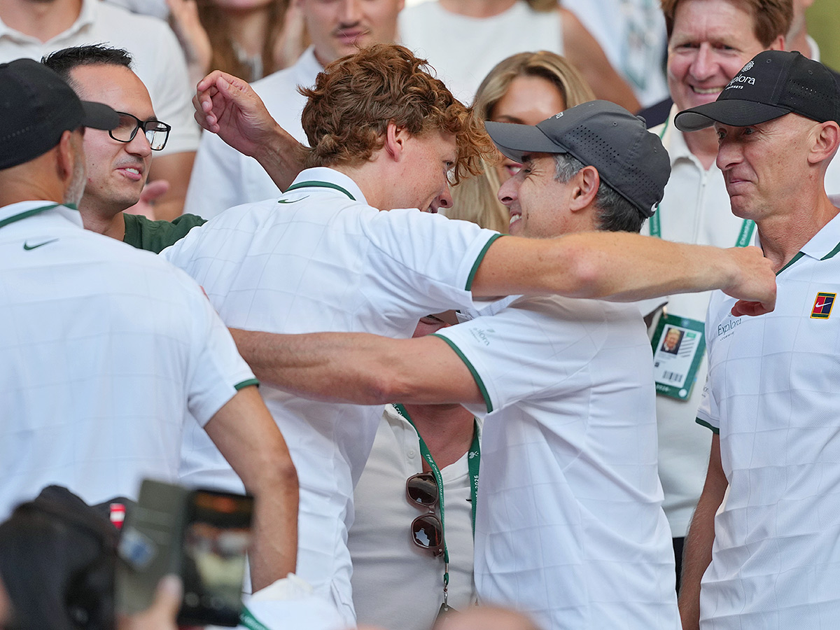 Wimbledon_20Tennis_20Championships_20Jannik_20Sinner_20celebrates_20trophy_20winning__20_2814_29.jpg 14