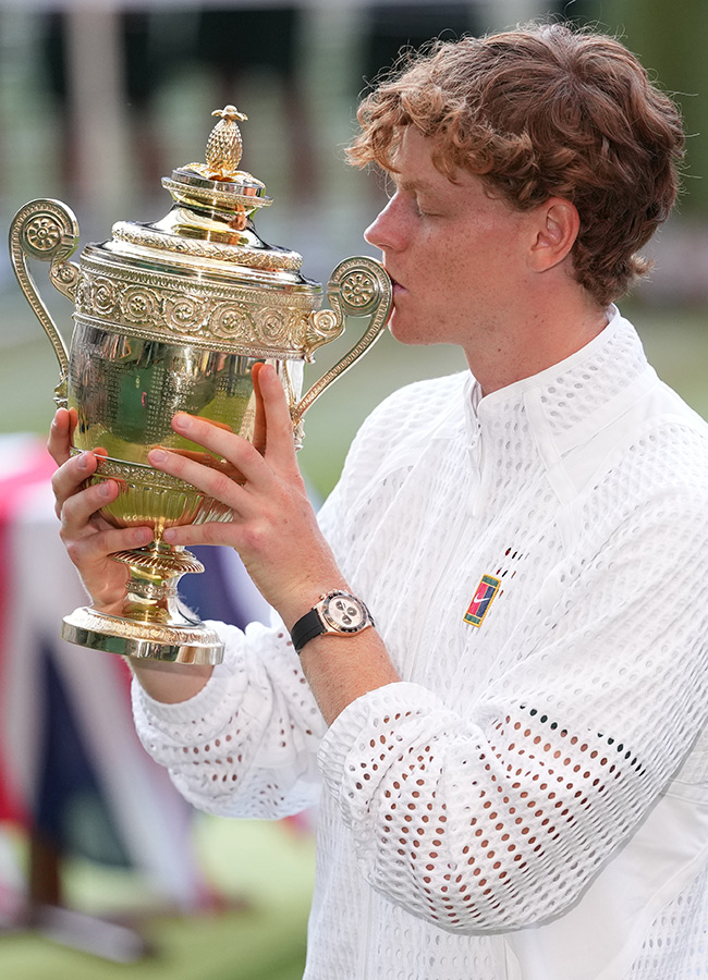 Wimbledon_20Tennis_20Championships_20Jannik_20Sinner_20celebrates_20trophy_20winning__20_2817_29.jpg 17