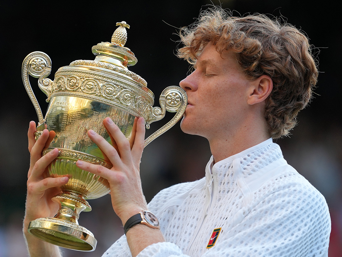 Wimbledon_20Tennis_20Championships_20Jannik_20Sinner_20celebrates_20trophy_20winning__20_2826_29.jpg 26