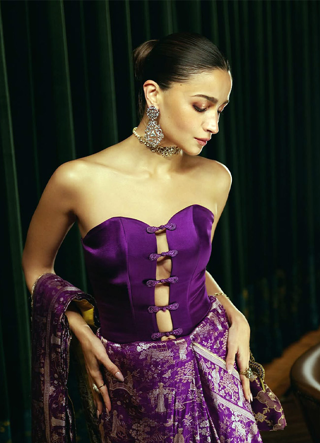 Alia_20Bhatt_20_2812_29.jpg 12