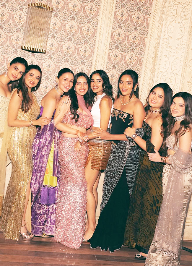 Alia_20Bhatt_20_2813_29.jpg 13
