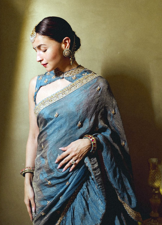 Alia_20Bhatt_20_284_29.jpg 4