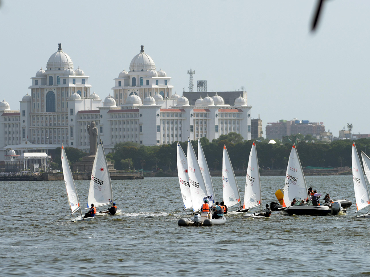 Hyderabad_20Sailing_20Week_202026_20Photos_20In_20Hussain_20Sagar__20_2810_29.jpg 10