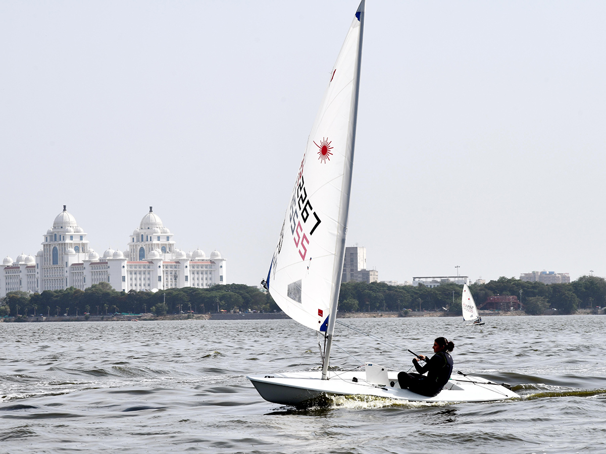 Hyderabad_20Sailing_20Week_202026_20Photos_20In_20Hussain_20Sagar__20_2825_29.jpg 25