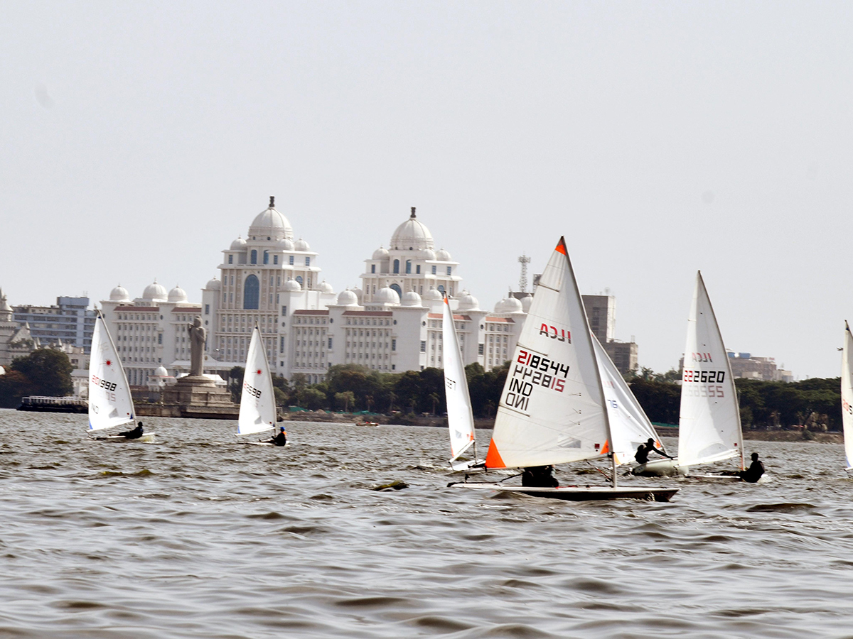 Hyderabad_20Sailing_20Week_202026_20Photos_20In_20Hussain_20Sagar__20_283_29.jpg 3