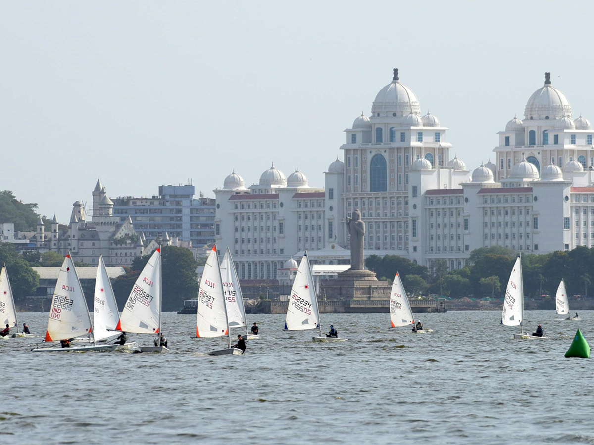 Hyderabad_20Sailing_20Week_202026_20Photos_20In_20Hussain_20Sagar__20_288_29.jpg 8