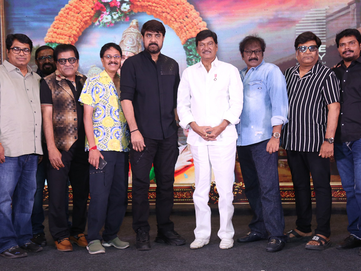Mister_20Middle_20Class_20Movie_20Pre_20Release_20Event_20Photo_20Gallery__20_2817_29.jpg 17