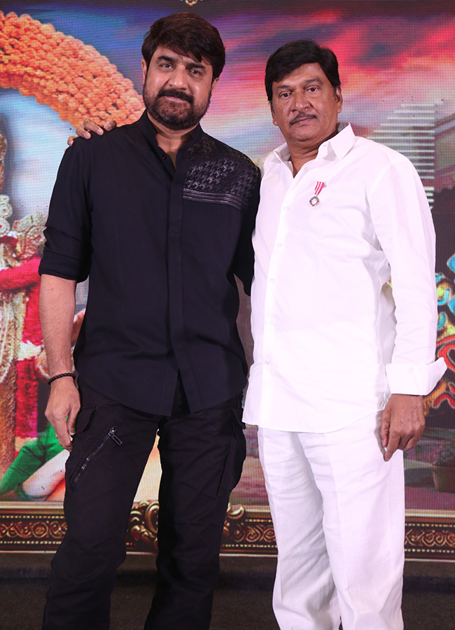 Mister_20Middle_20Class_20Movie_20Pre_20Release_20Event_20Photo_20Gallery__20_2822_29.jpg 22