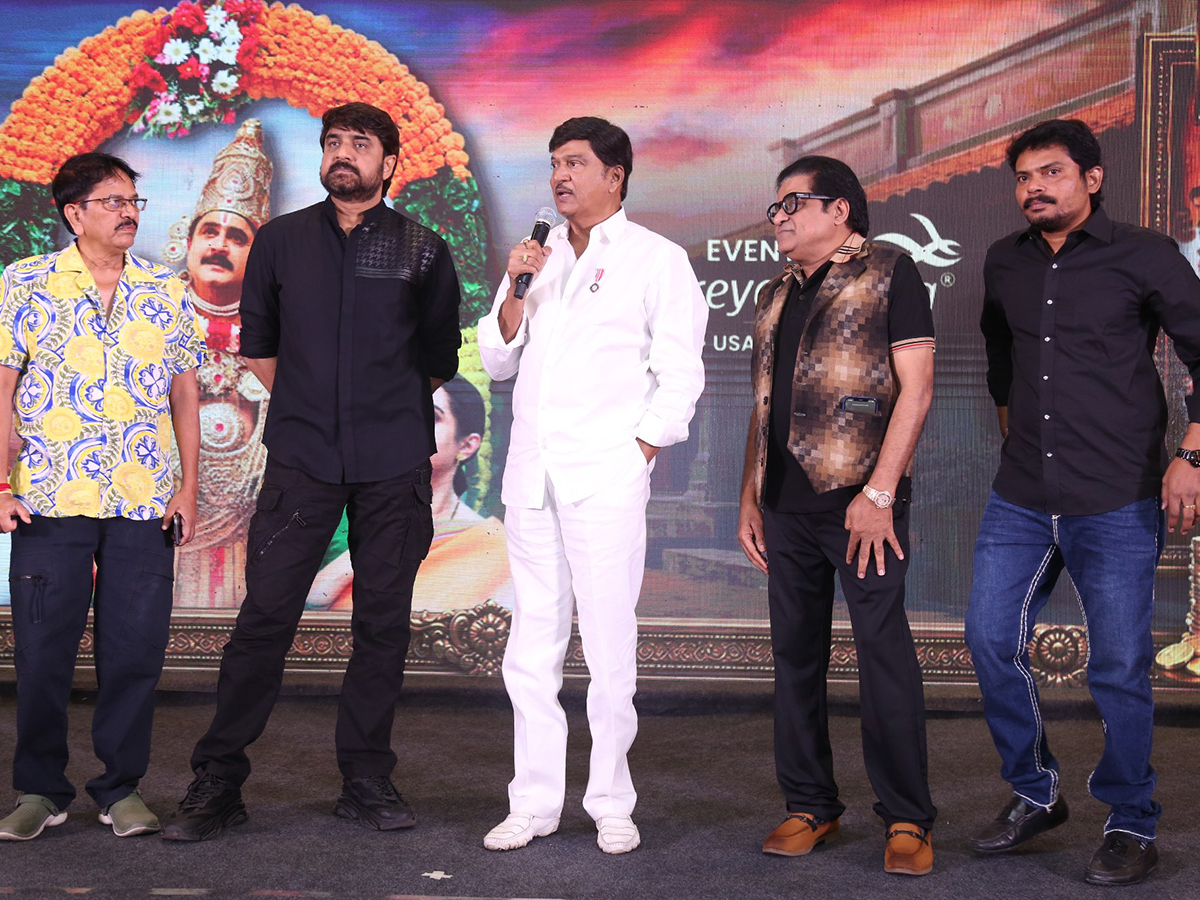 Mister_20Middle_20Class_20Movie_20Pre_20Release_20Event_20Photo_20Gallery__20_283_29.jpg 3