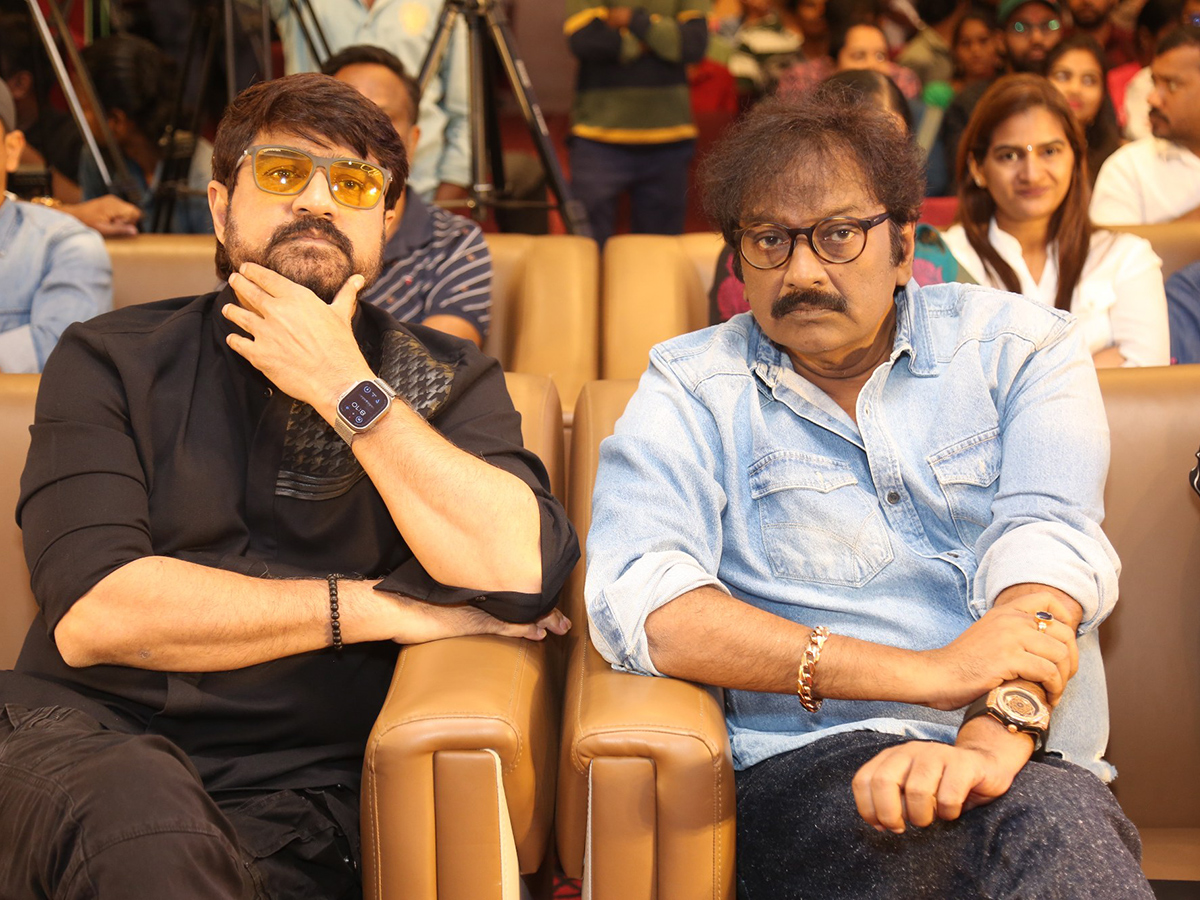Mister_20Middle_20Class_20Movie_20Pre_20Release_20Event_20Photo_20Gallery__20_285_29.jpg 5
