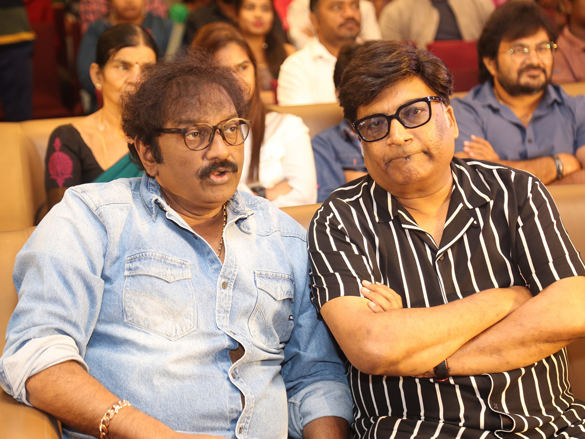 Mister_20Middle_20Class_20Movie_20Pre_20Release_20Event_20Photo_20Gallery__20_287_29.jpg 7