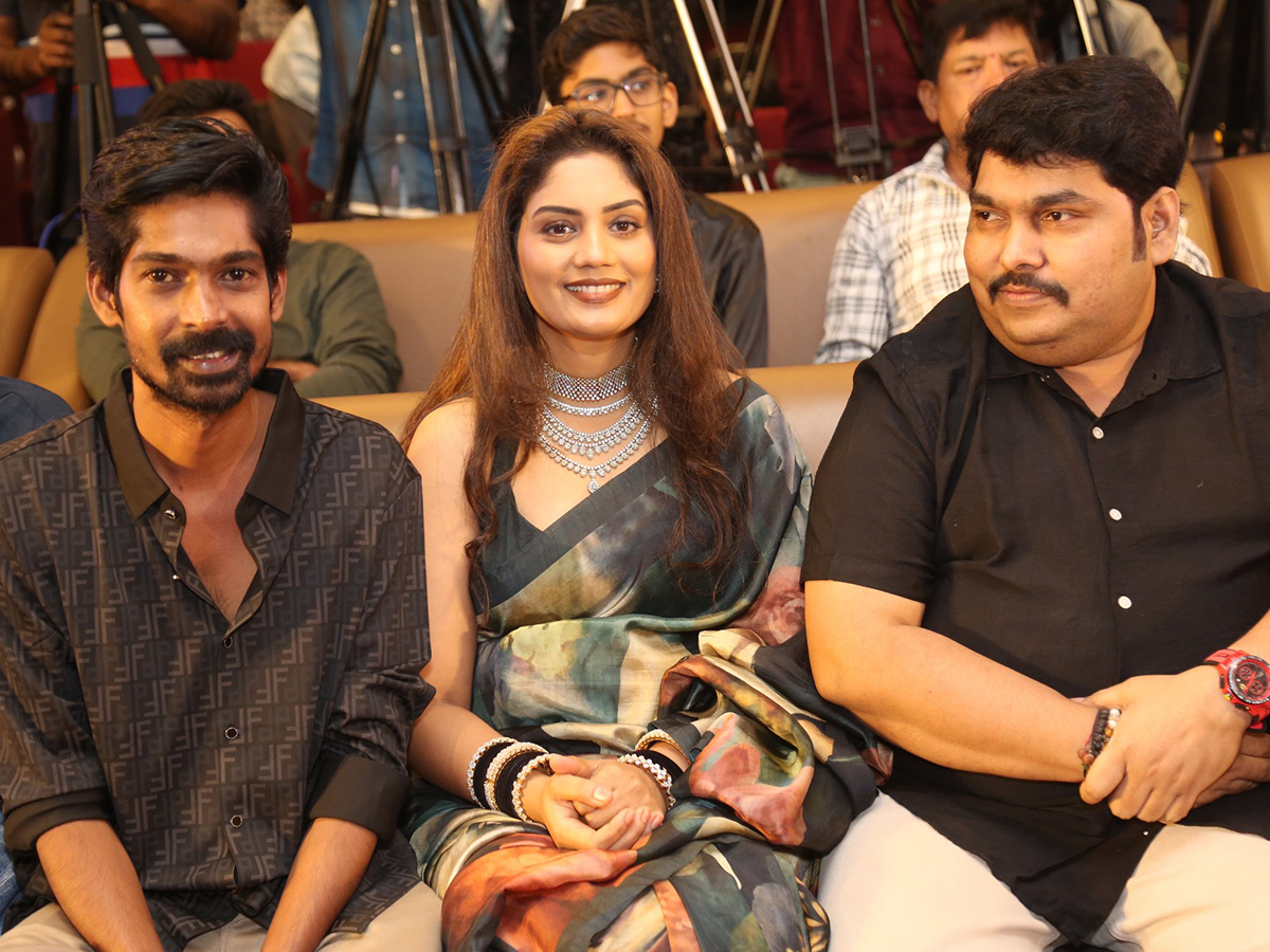 Mister_20Middle_20Class_20Movie_20Pre_20Release_20Event_20Photo_20Gallery__20_289_29.jpg 9
