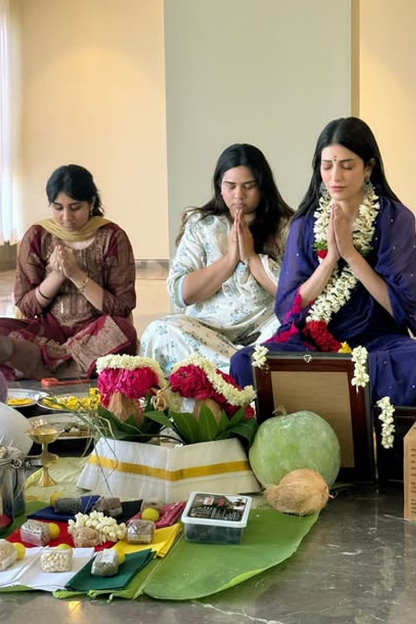 Shruti_20Haasan_20performs_20Housewarming_20pooja_20After_20moving_20in_20to_20Her_20New_20Chennai_20Home_20Photos_20_282_29.jpg 3