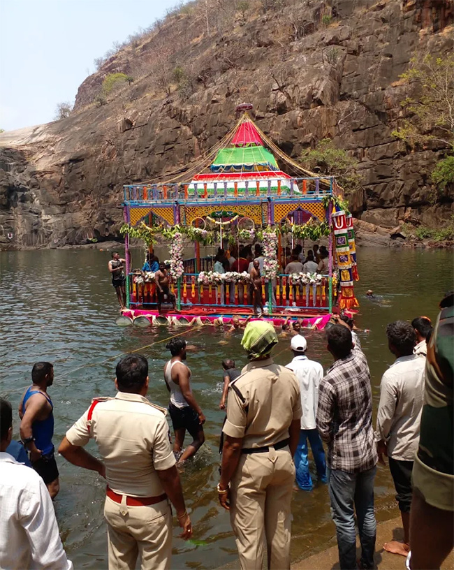 Sri_20Nemali_20Gundla_20Ranganayakaswamy_20Temple_20HD_20Photos__20_2821_29.jpg 21