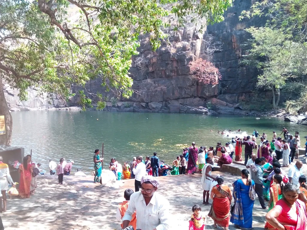 Sri_20Nemali_20Gundla_20Ranganayakaswamy_20Temple_20HD_20Photos__20_289_29.jpg 9