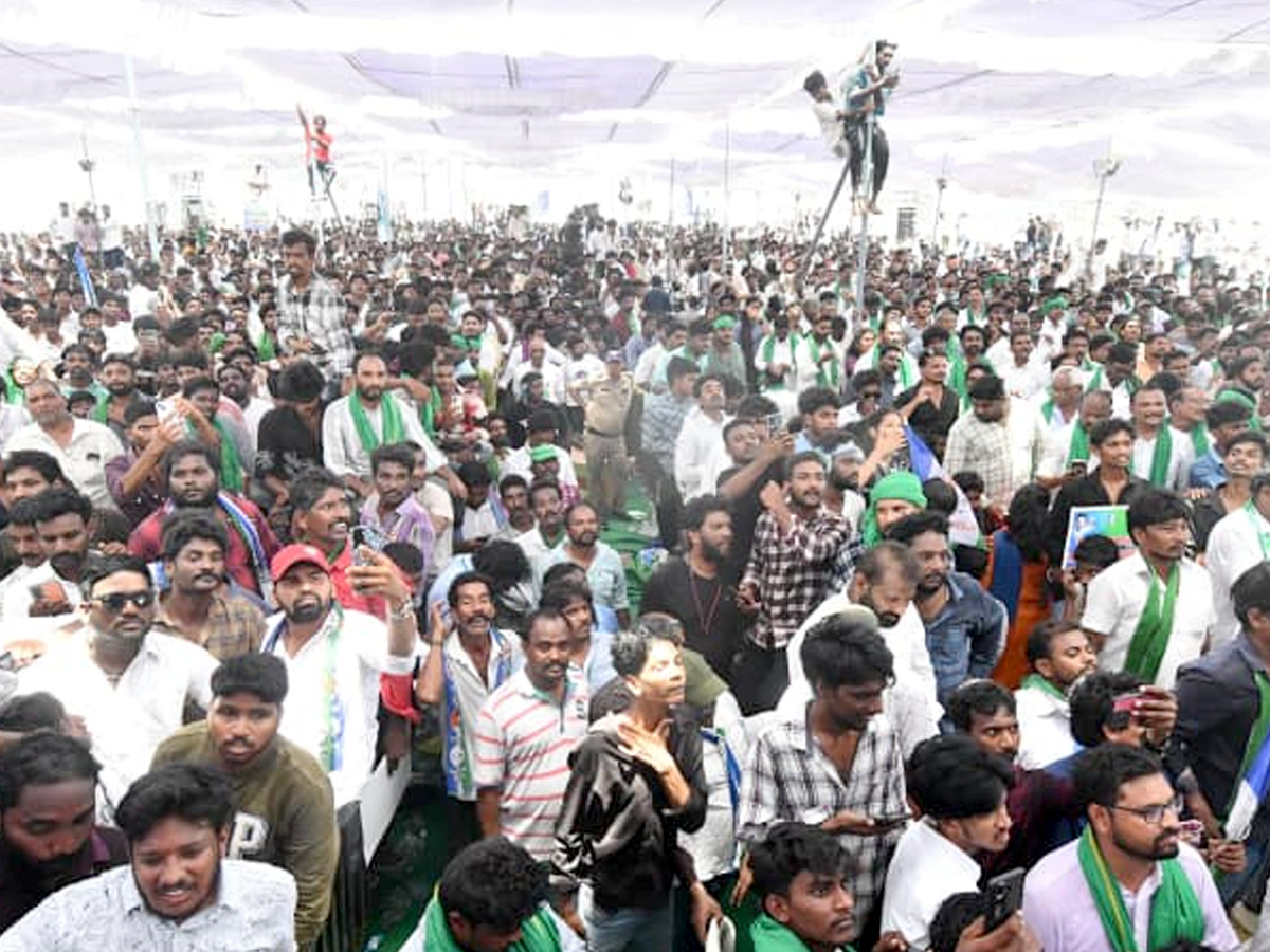 Ys_20Jagan_20Meet_20Aqua_20farmers_20In_20Bhimavaram_20Photos_20_288_29.jpg 9