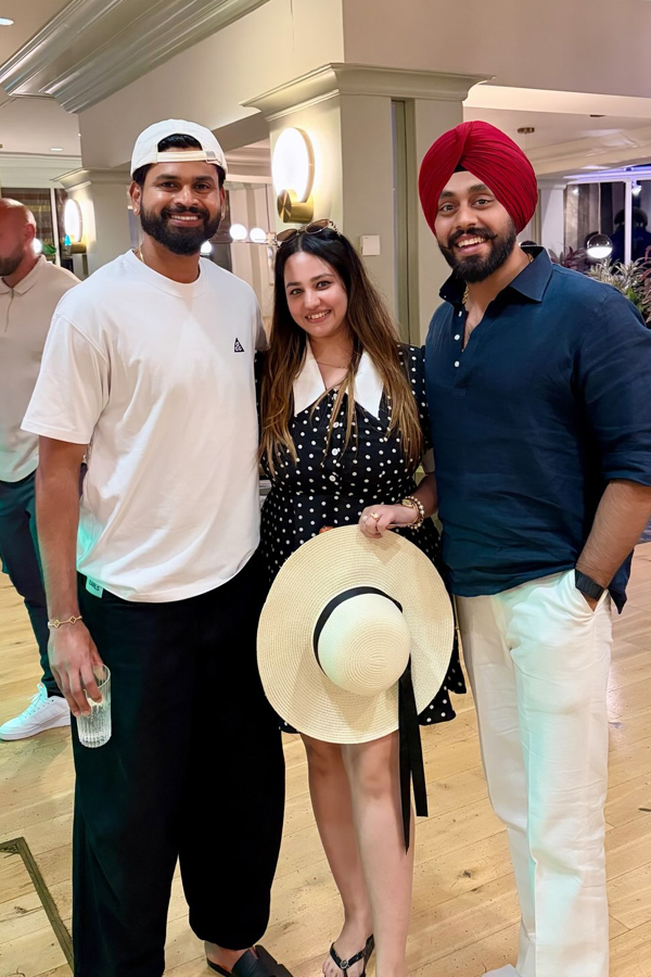 Abhishek_20Sharma_20Sister_20Komal_20Shares_20Photos_20_284_29.jpg 5