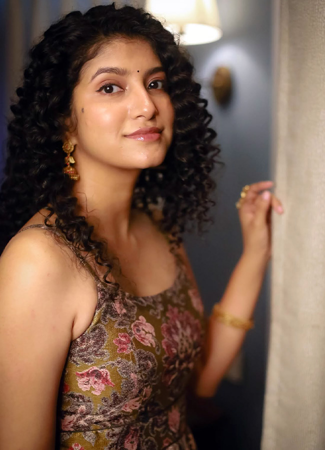 Meetha_20Raghunath_20_283_29.jpg 3