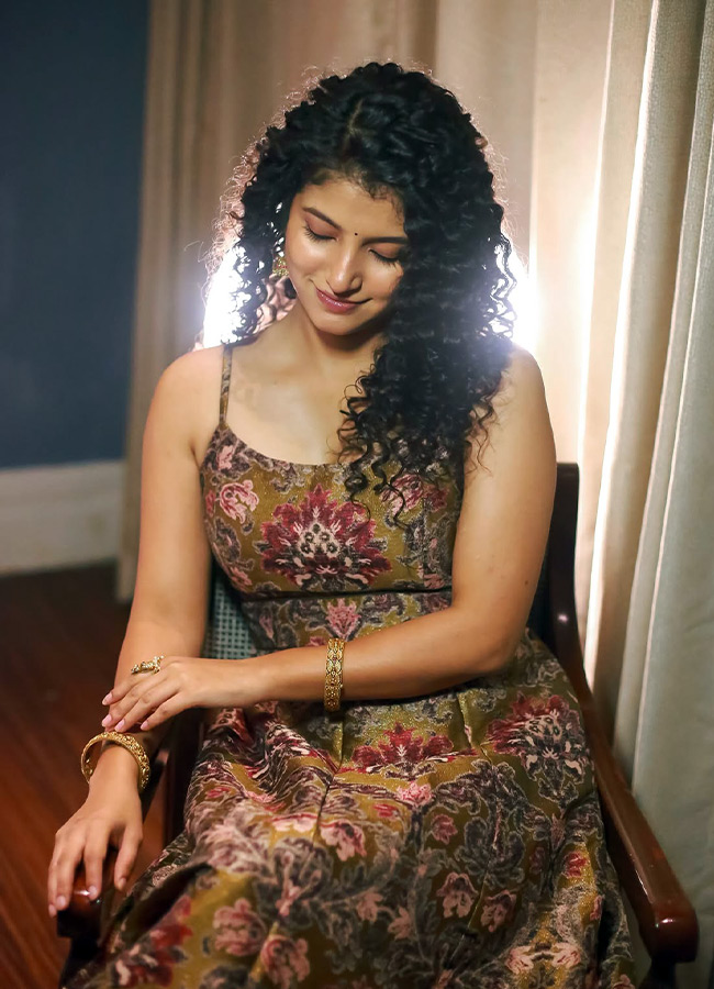 Meetha_20Raghunath_20_289_29.jpg 9