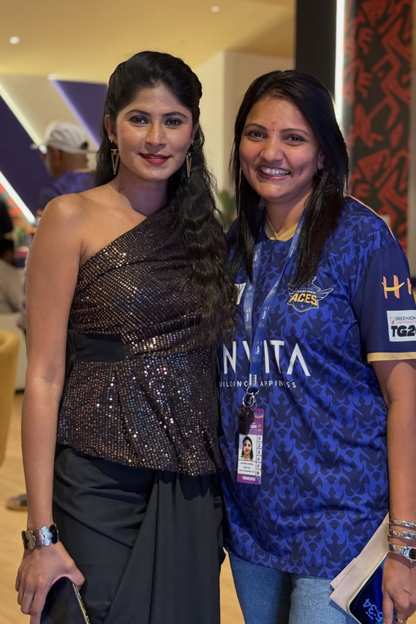 Anchor_20Neha_20Chowdhary_20shares_20TG20_20League_20memories_20Photos_20_2811_29.jpg 12