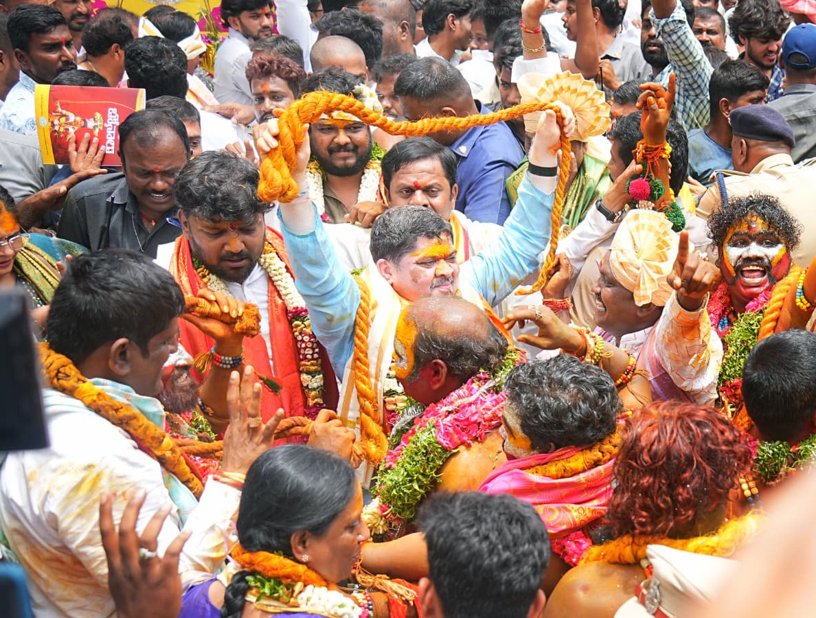 Bonalu_20Celebrations_20Begin_20At_20Golconda_20Fort_20Photos_20_2812_29.jpg 13