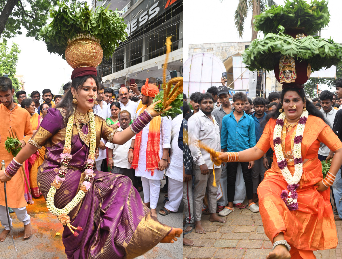Bonalu_20Celebrations_20Begin_20At_20Golconda_20Fort_20Photos_20_2816_29.jpg 17