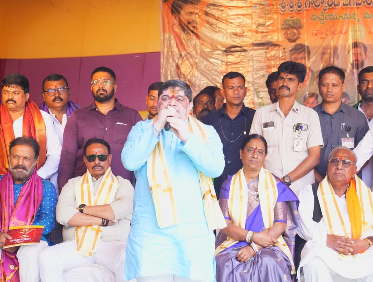 Bonalu_20Celebrations_20Begin_20At_20Golconda_20Fort_20Photos_20_282_29.jpg 4