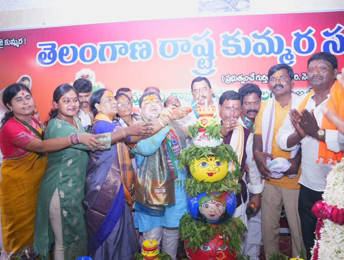 Bonalu_20Celebrations_20Begin_20At_20Golconda_20Fort_20Photos_20_287_29.jpg 9