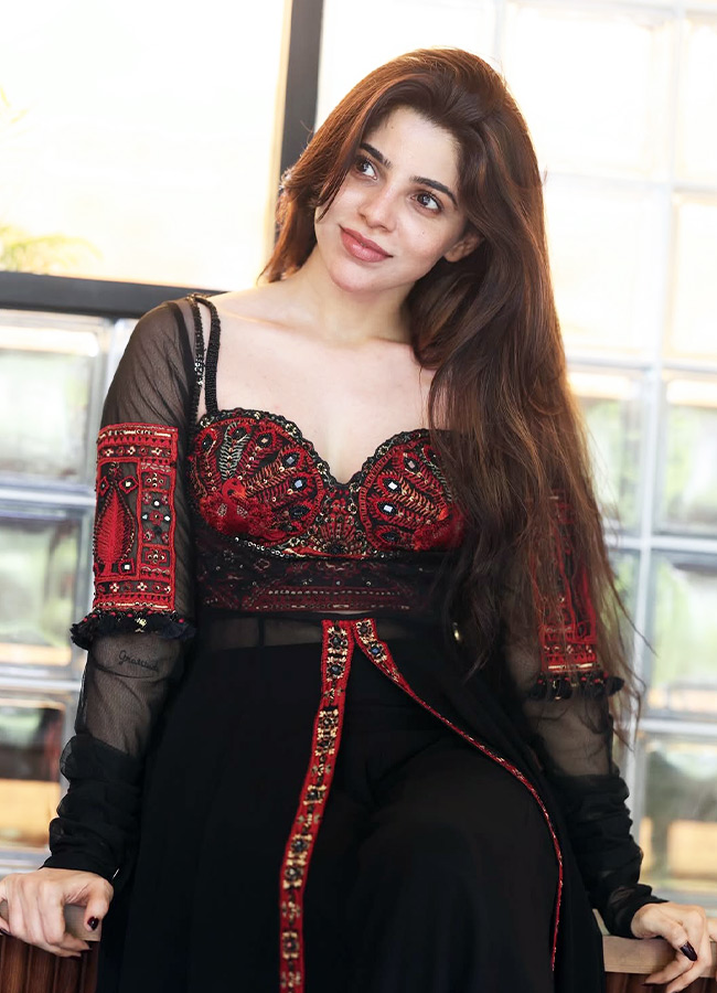 Divyabharathi_20_2811_29.jpg 11