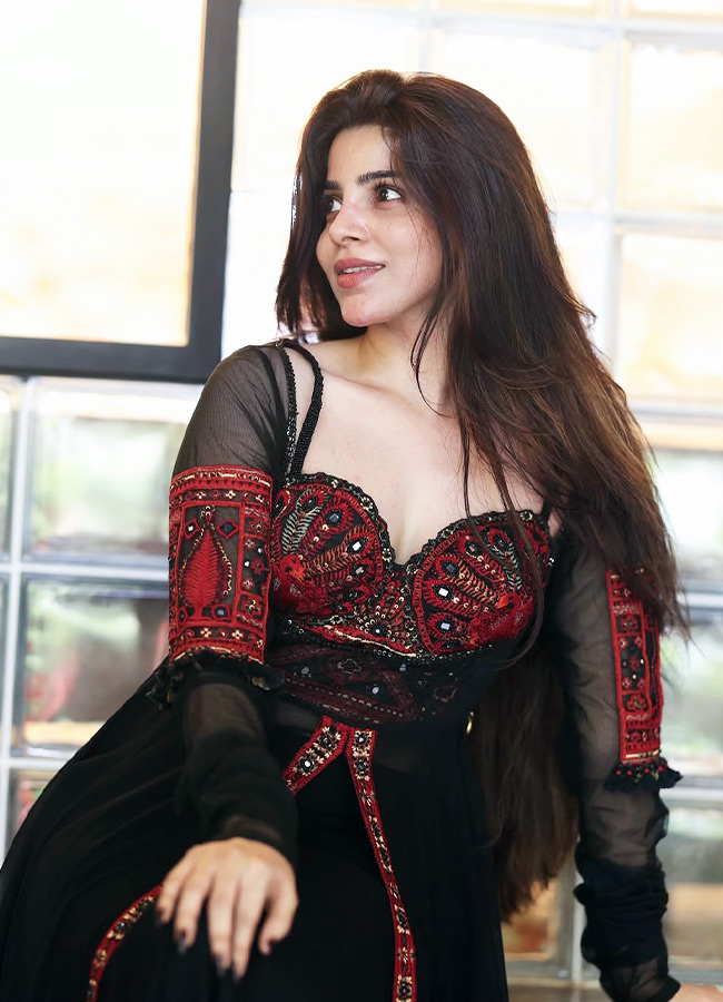Divyabharathi_20_2813_29.jpg 13