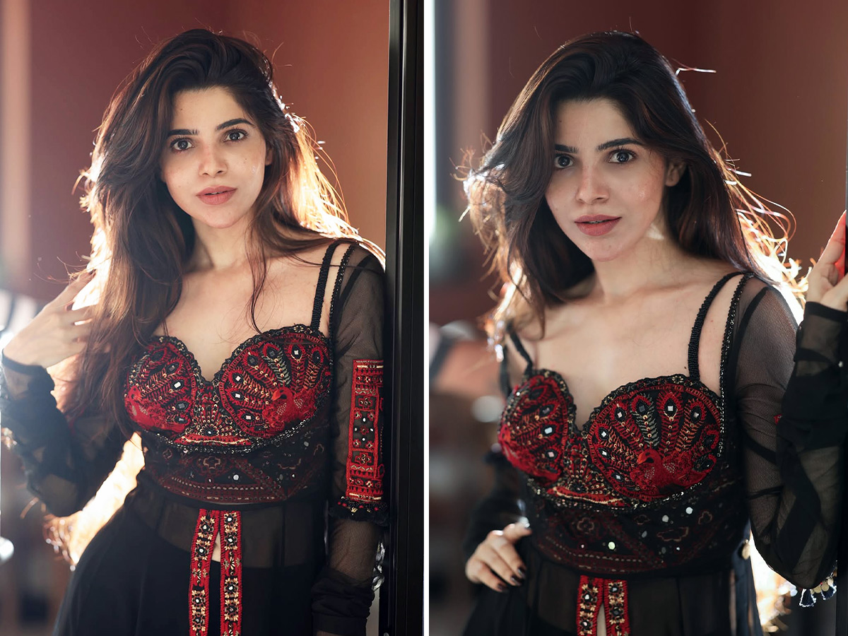 Divyabharathi_20_281_29.jpg 1