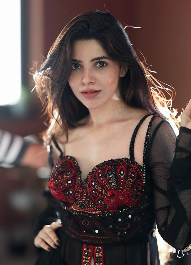 Divyabharathi_20_282_29.jpg 2