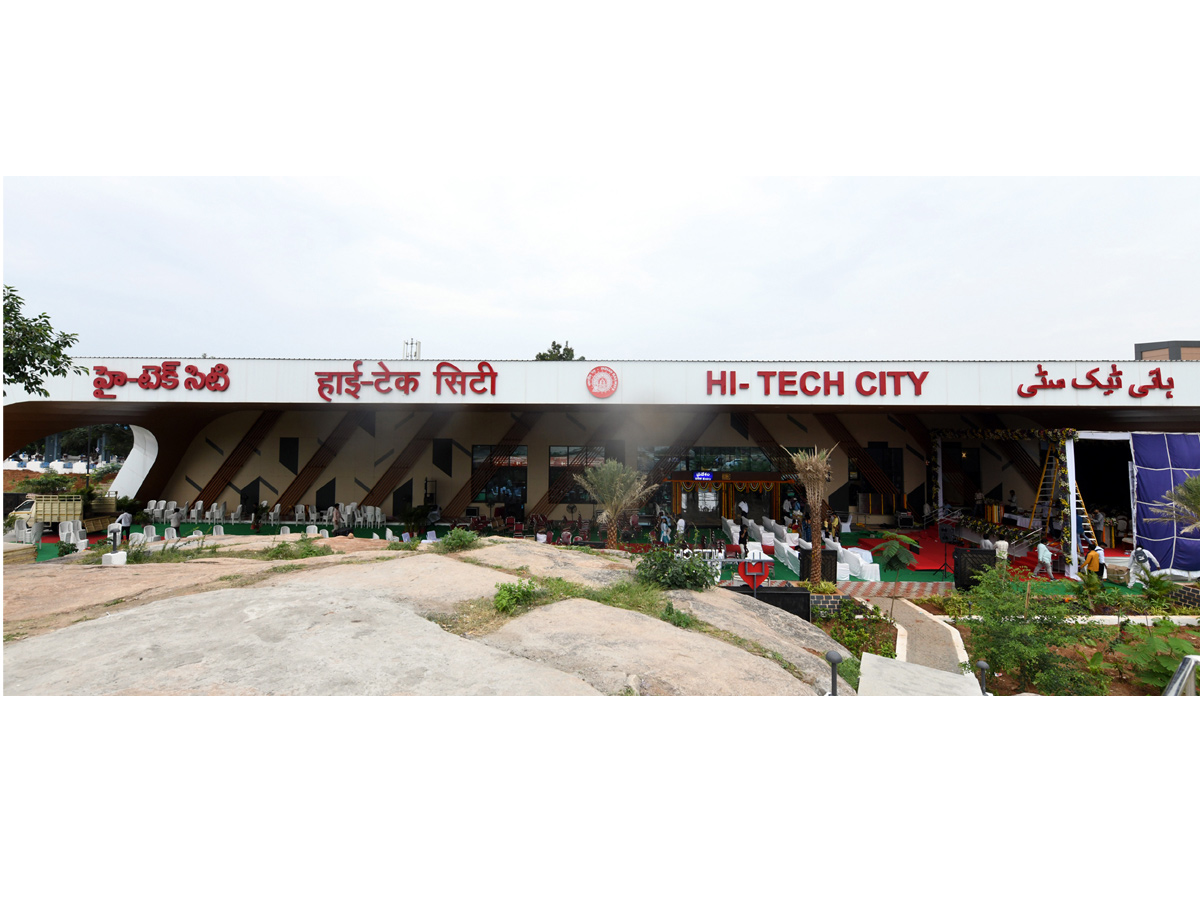 The_20Hitech_20City_20Railway_20station_20In_20Hyderabad_20Has_20taken_20on_20a_20New_20look_20Photos_20_288_29.jpg 9
