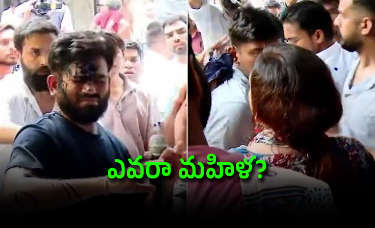 Woman-Hurls-Ink-Liquid-At-Cjp-Founder-Abhijeet-Dipke-At-Jantar-Mantar.jpg