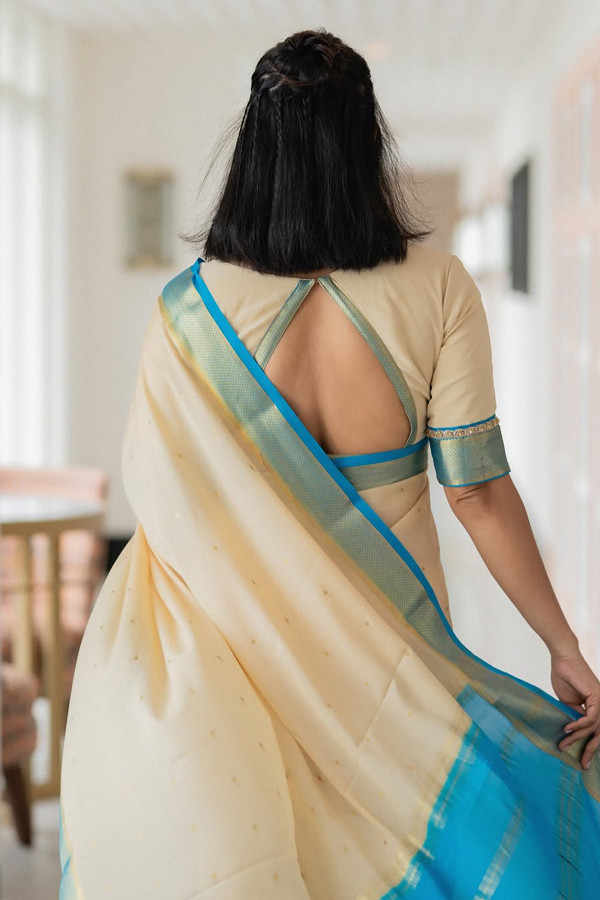Anchor_20Anasuya_20Bharadwaj_20Stunning_20Looks_20In_20Saree_20_2811_29.jpg 12