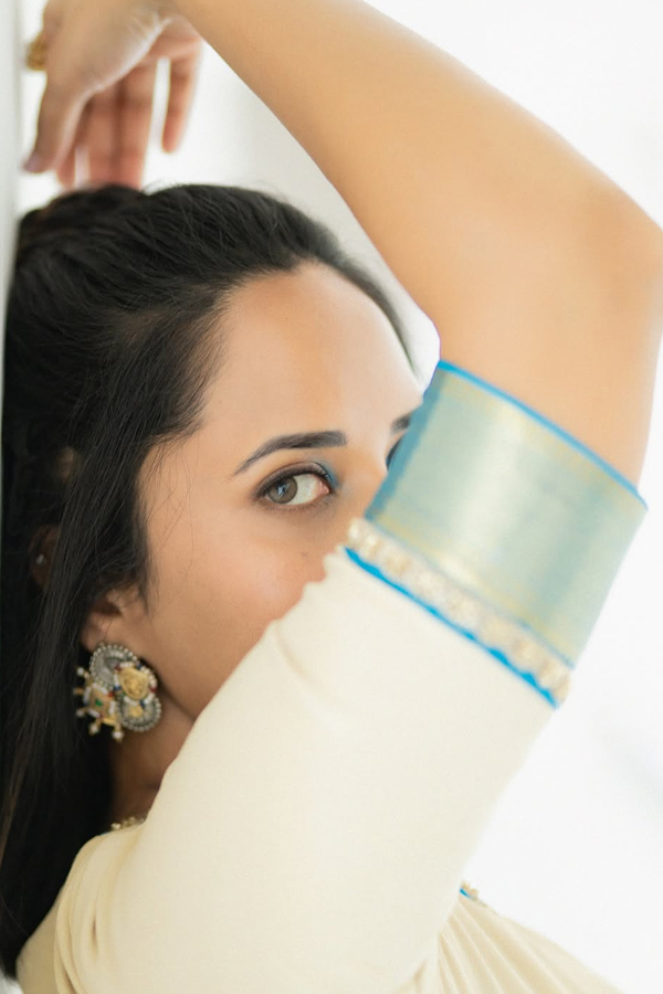 Anchor_20Anasuya_20Bharadwaj_20Stunning_20Looks_20In_20Saree_20_281_29.jpg 2