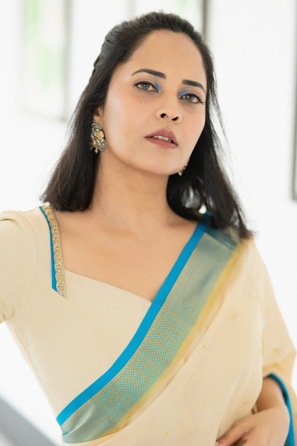 Anchor_20Anasuya_20Bharadwaj_20Stunning_20Looks_20In_20Saree_20_282_29.jpg 3