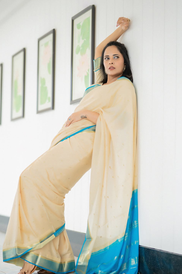 Anchor_20Anasuya_20Bharadwaj_20Stunning_20Looks_20In_20Saree_20_285_29.jpg 6