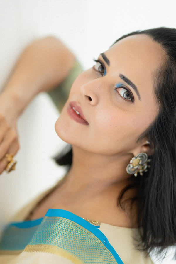 Anchor_20Anasuya_20Bharadwaj_20Stunning_20Looks_20In_20Saree_20_287_29.jpg 8