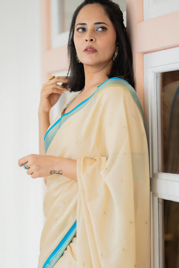 Anchor_20Anasuya_20Bharadwaj_20Stunning_20Looks_20In_20Saree_20_289_29.jpg 10