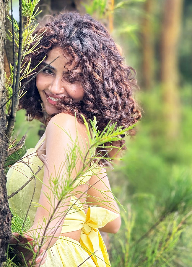 Anupama_20Parameswaran_20_286_29.jpg 6