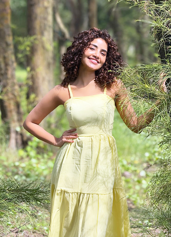 Anupama_20Parameswaran_20_288_29.jpg 8