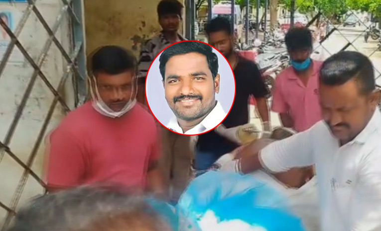 Congress-leader-Adupa-Mahesh-Attacked-By-Rowdy-Sheeter-Dies.jpg