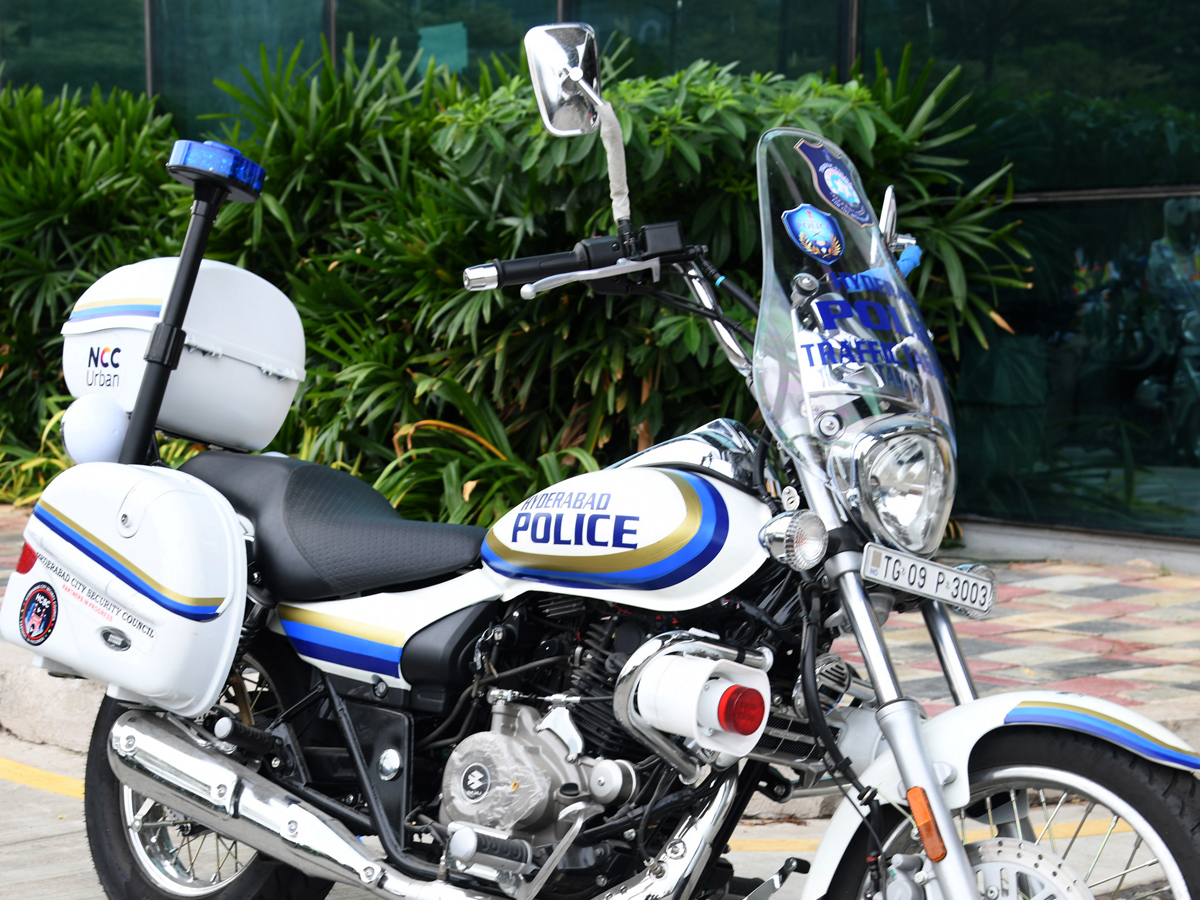 Hyderabad_20Gets_2030_20New_20Traffic_20Patrol_20Bikes_20Photos_20_284_29.jpg 5