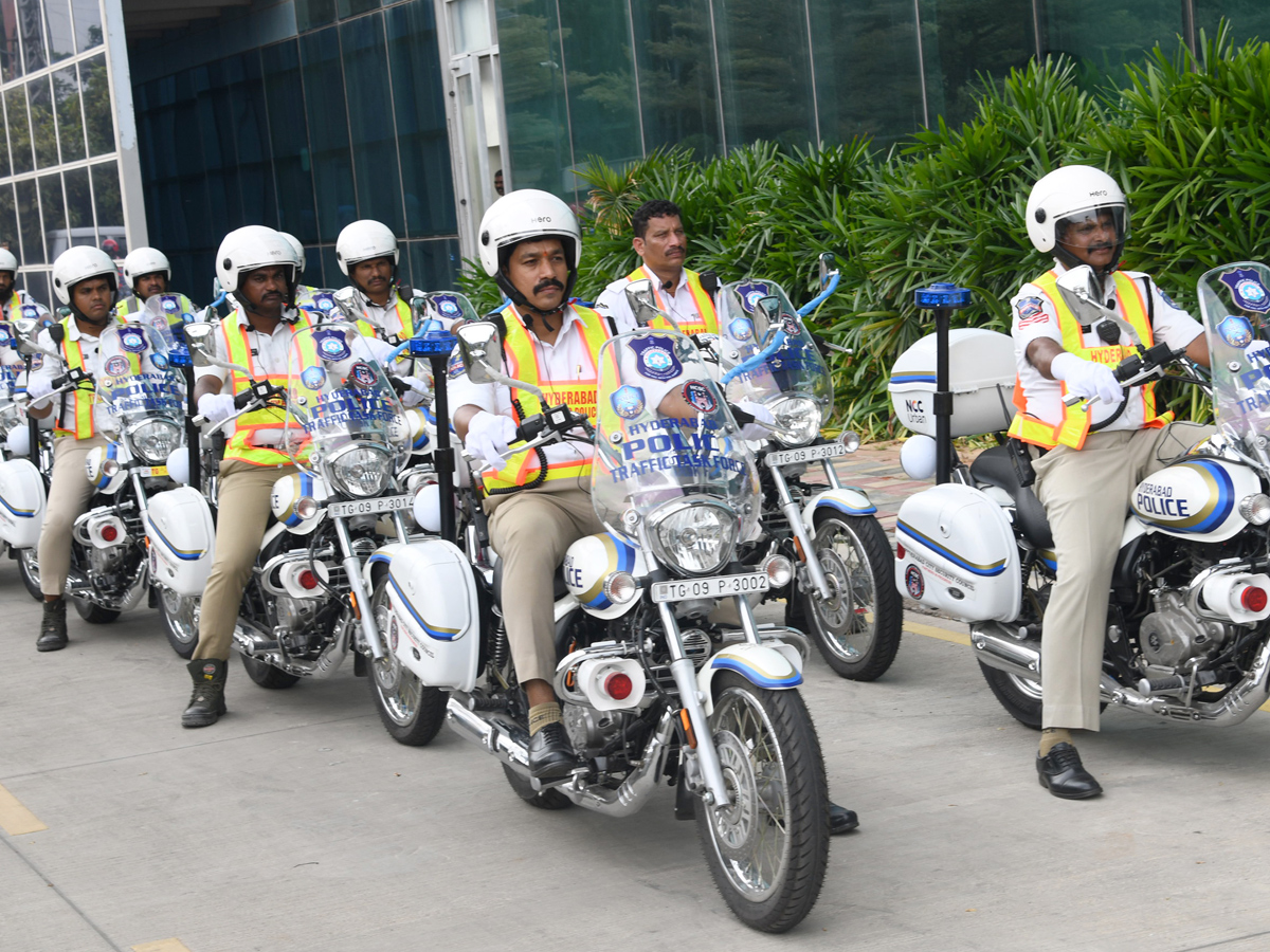 Hyderabad_20Gets_2030_20New_20Traffic_20Patrol_20Bikes_20Photos_20_286_29.jpg 7
