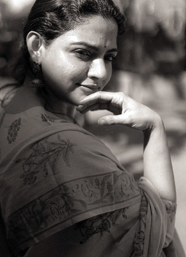 Nikhila_20Vimal_20_2811_29.jpg 11